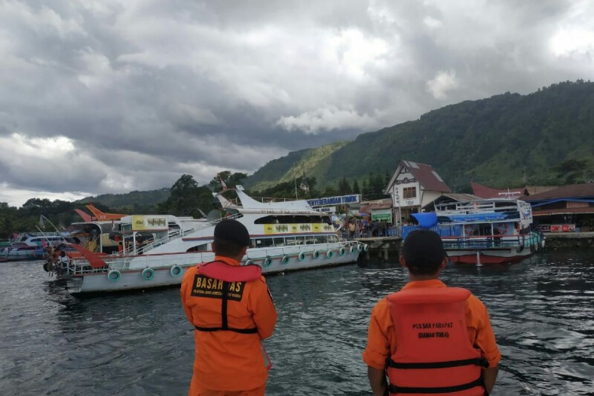 Pos SAR Parapat patroli lagi di Danau Toba