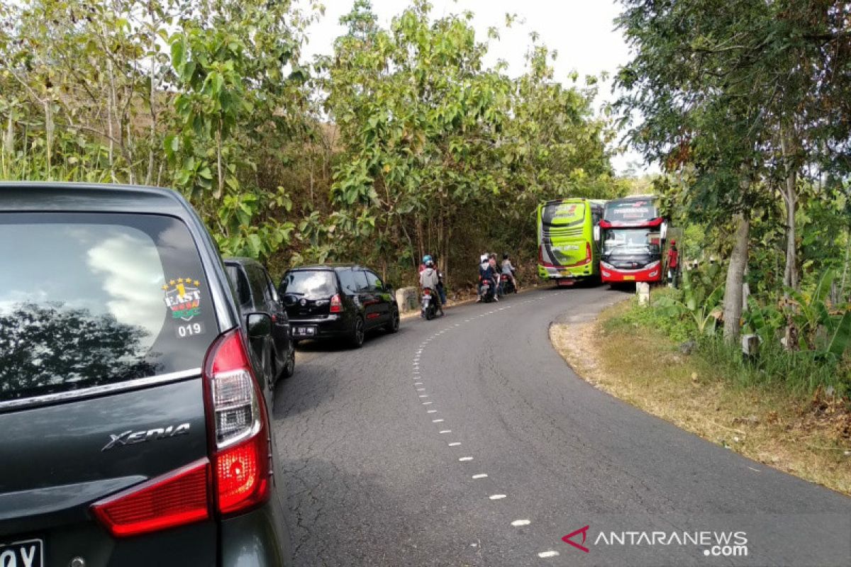 Lalu lintas ke objek wisata pantai di Gunung Kidul ramai lancar