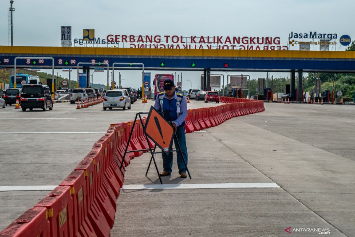 19 gardu dibuka dukung pemberlakuan satu arah tol Kalikangkung