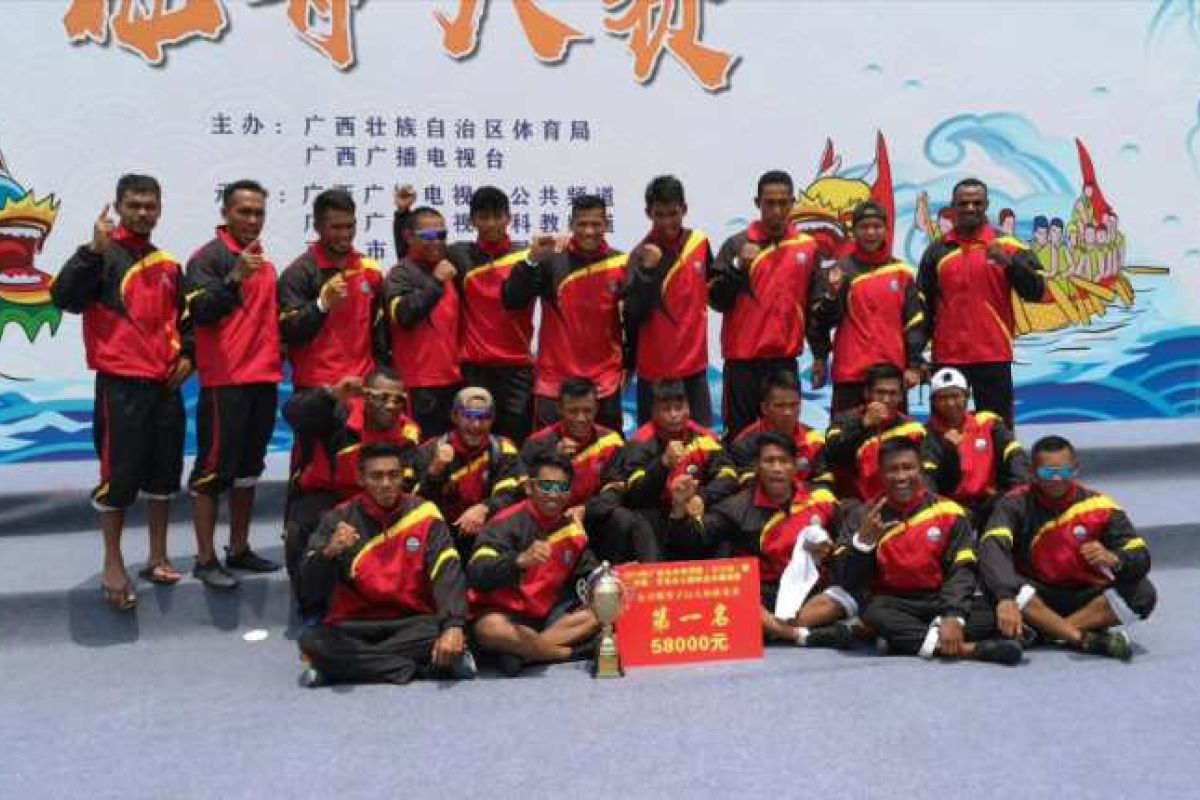 Tim dayung perahu naga Indonesia juara umum di China