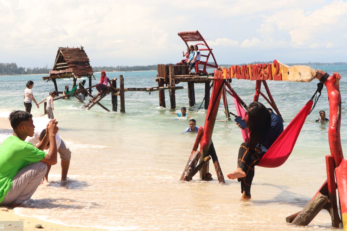 Dua ribu wisatawan kunjungi Pulau Angso Duo per Hari (video)