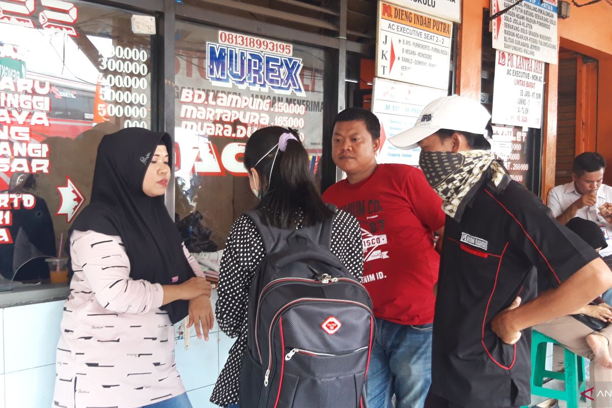 Sejumlah perantau asal Sumatera Barat tunda jadwal mudik