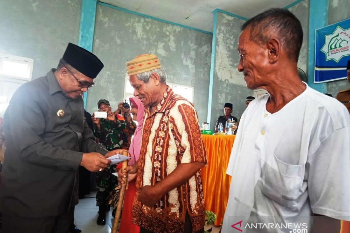 11.723 warga miskin di Aceh Barat terima bantuan Rp8,2 miliar