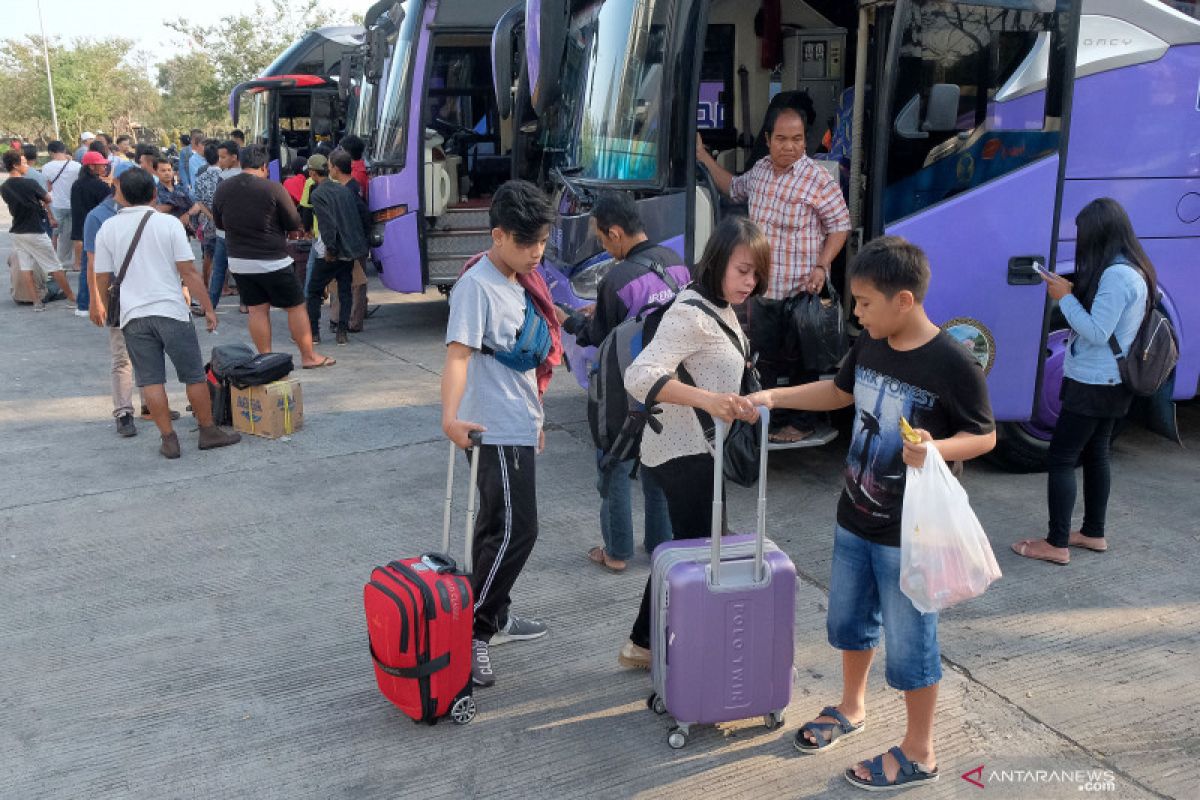 H+3 Lebaran, 1.899 penumpang tiba di terminal Mengwi Badung