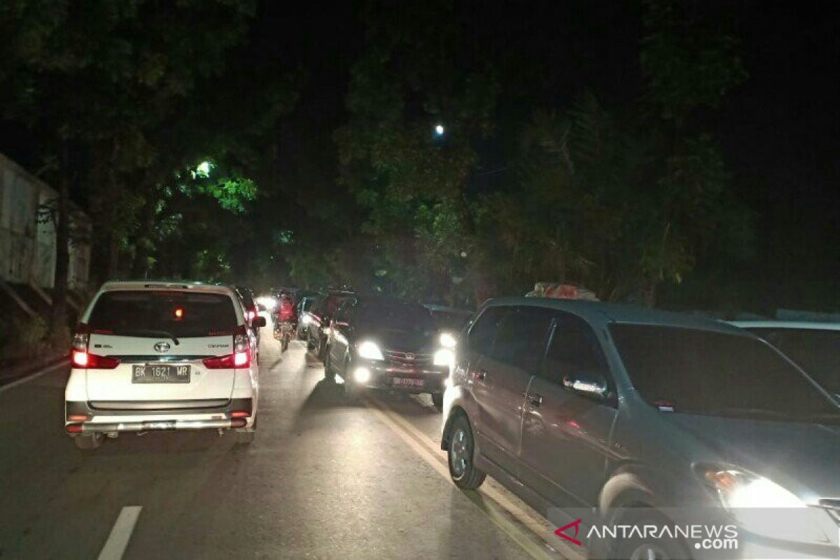 Antrean kendaraan arus balik di Pematangsiantar delapan kilometer