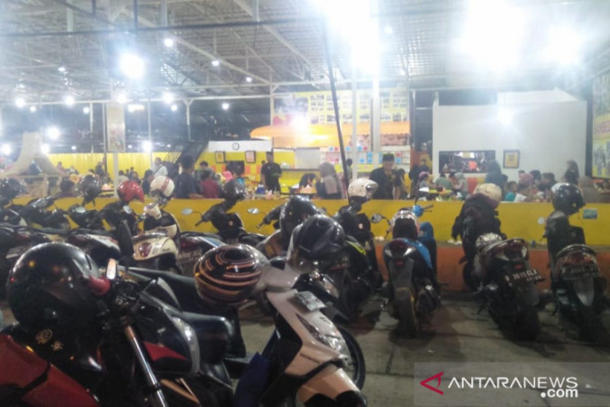 Penguna jalan manfaatkan rest area untuk istirahat