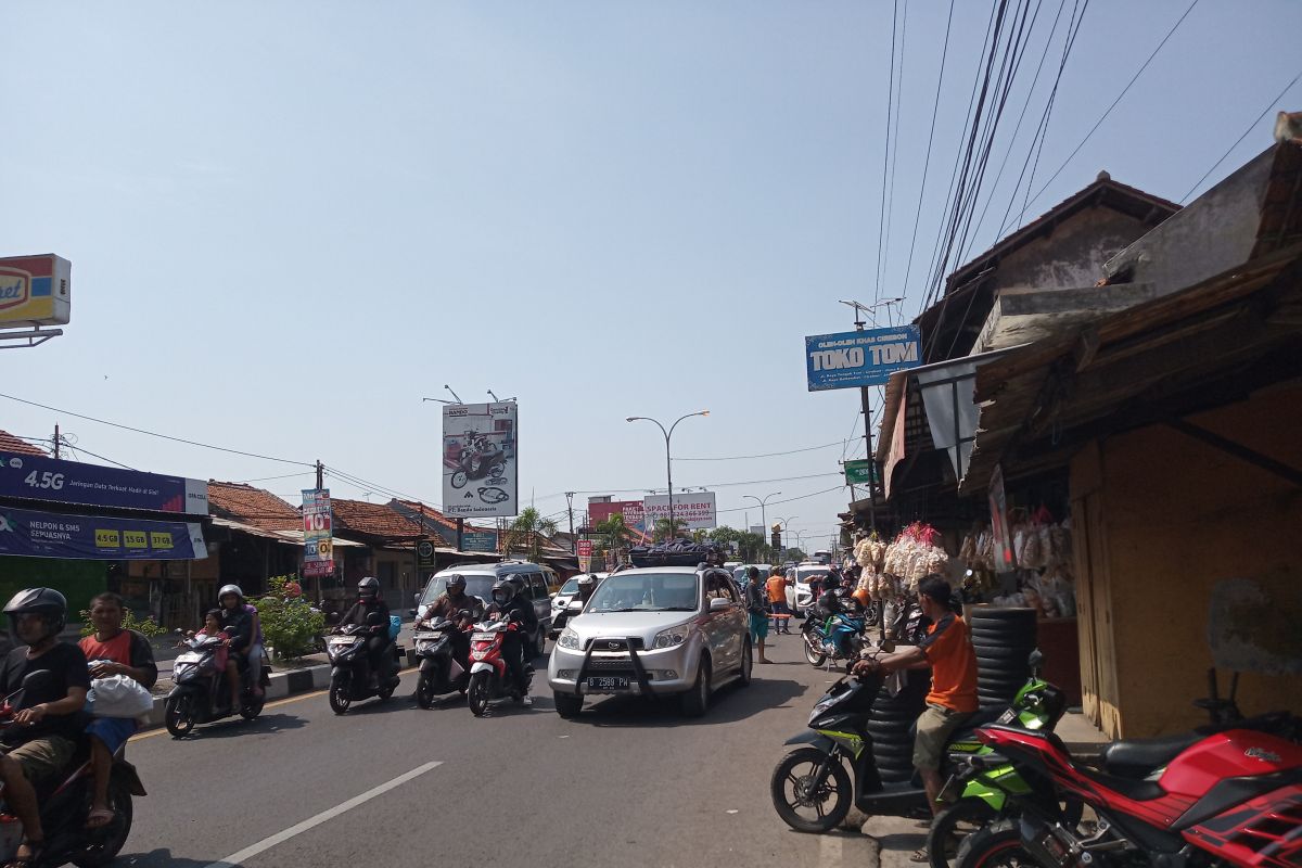 Oleh-oleh khas Cirebon diserbu pemudik