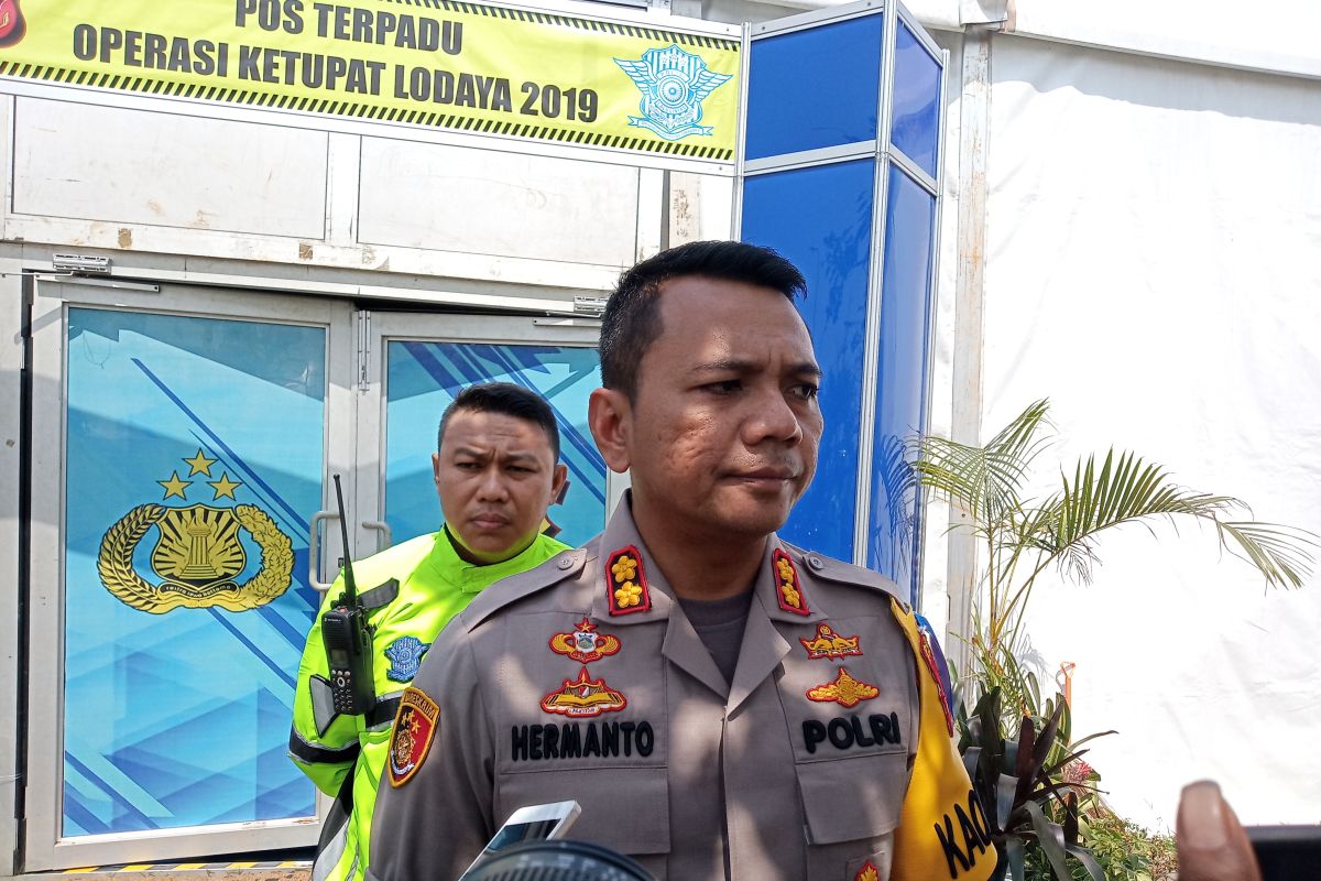 Akibatkan kemacetan, polisi imbau masyarakat tidak buka putar balik