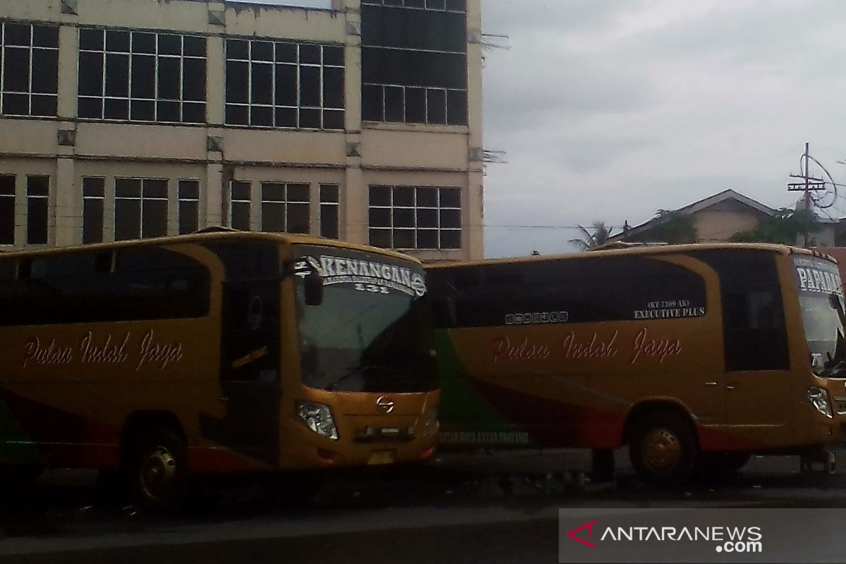 Kedatangan pemudik di terminal KM-6 makin ramai