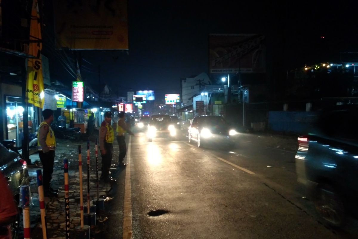 Polres Cianjur berlakukan satu arah urai kemacetan