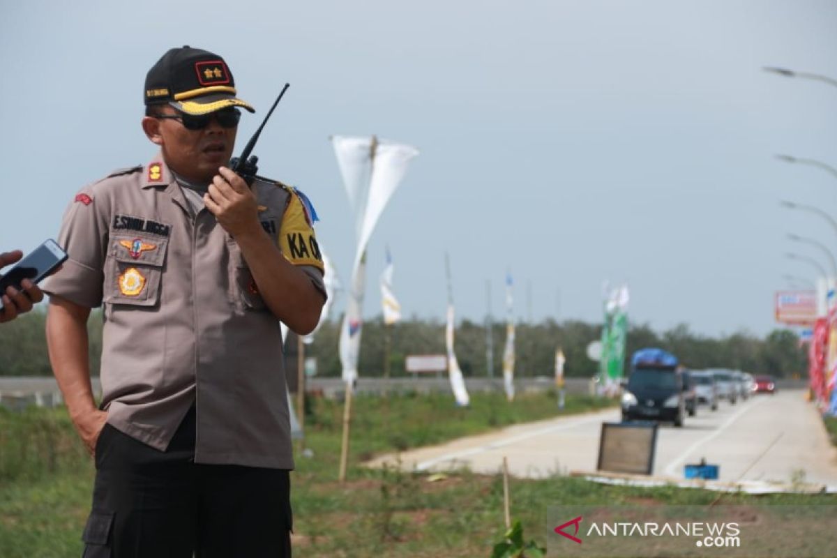 Polres: Pemudik jangan berhenti di bahu tol