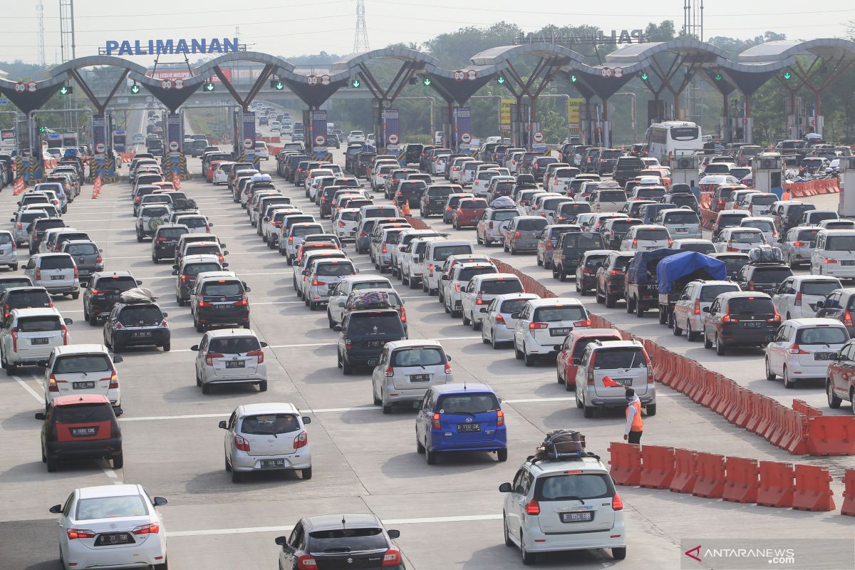 Antrean kendaraan terjadi di sekitar 