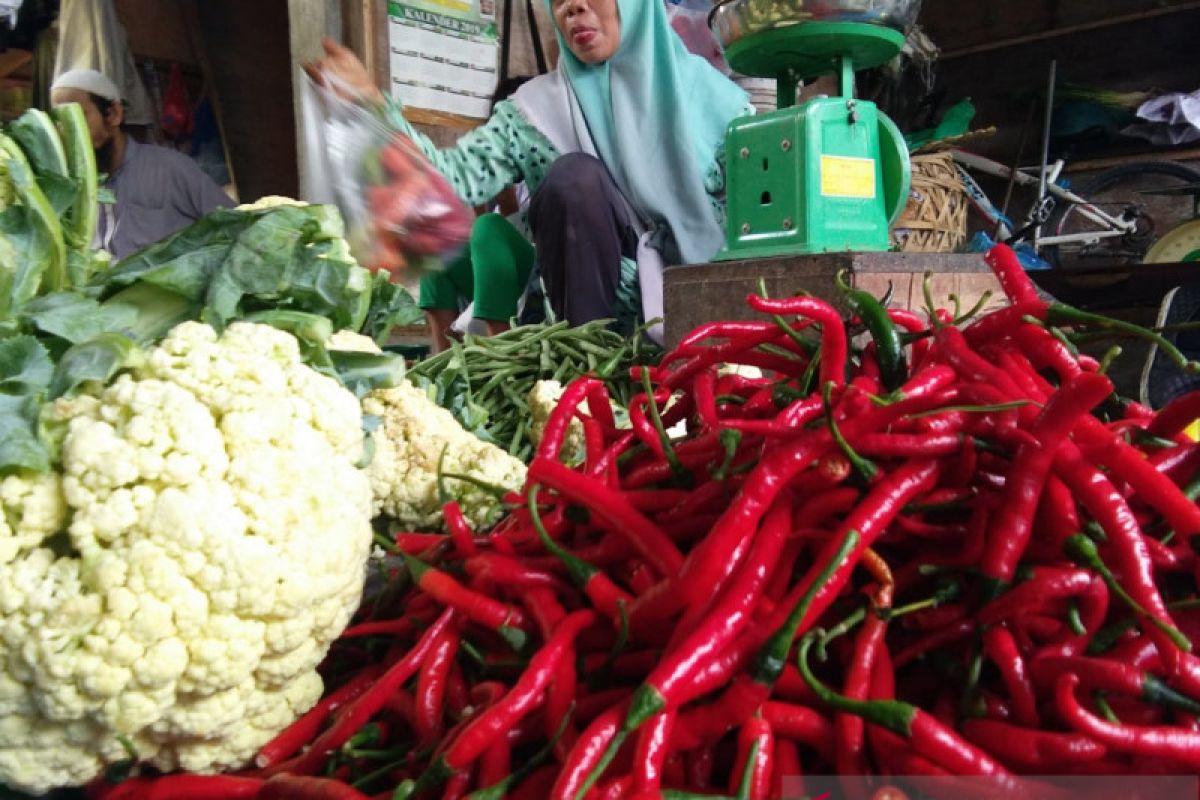 Pasar rakyat di Kota Lhokseumawe belum ramai