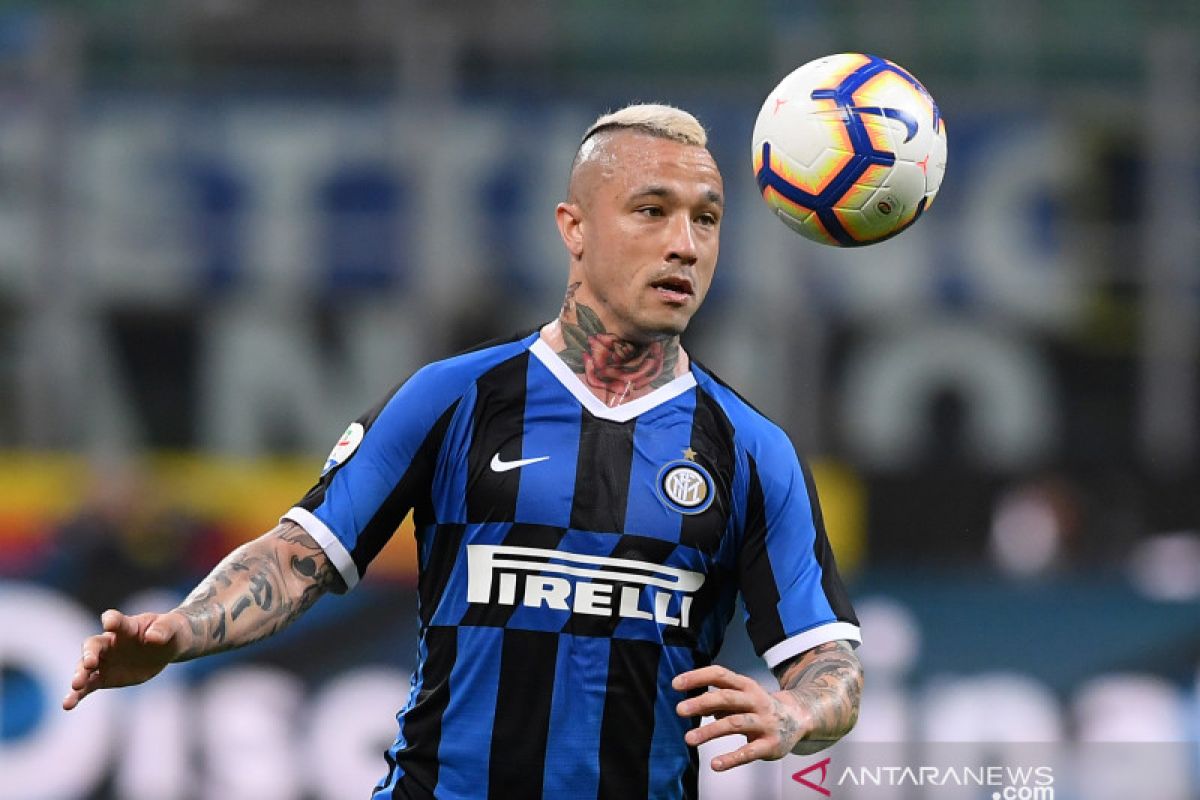 Gelandang Inter Milan Radja Nainggolan terinfeksi COVID-19