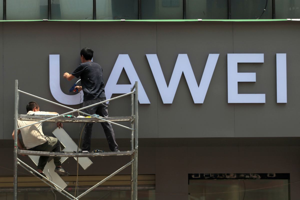Penjabat kepala anggaran Presiden AS minta penundaan pembatasan atas Huawei