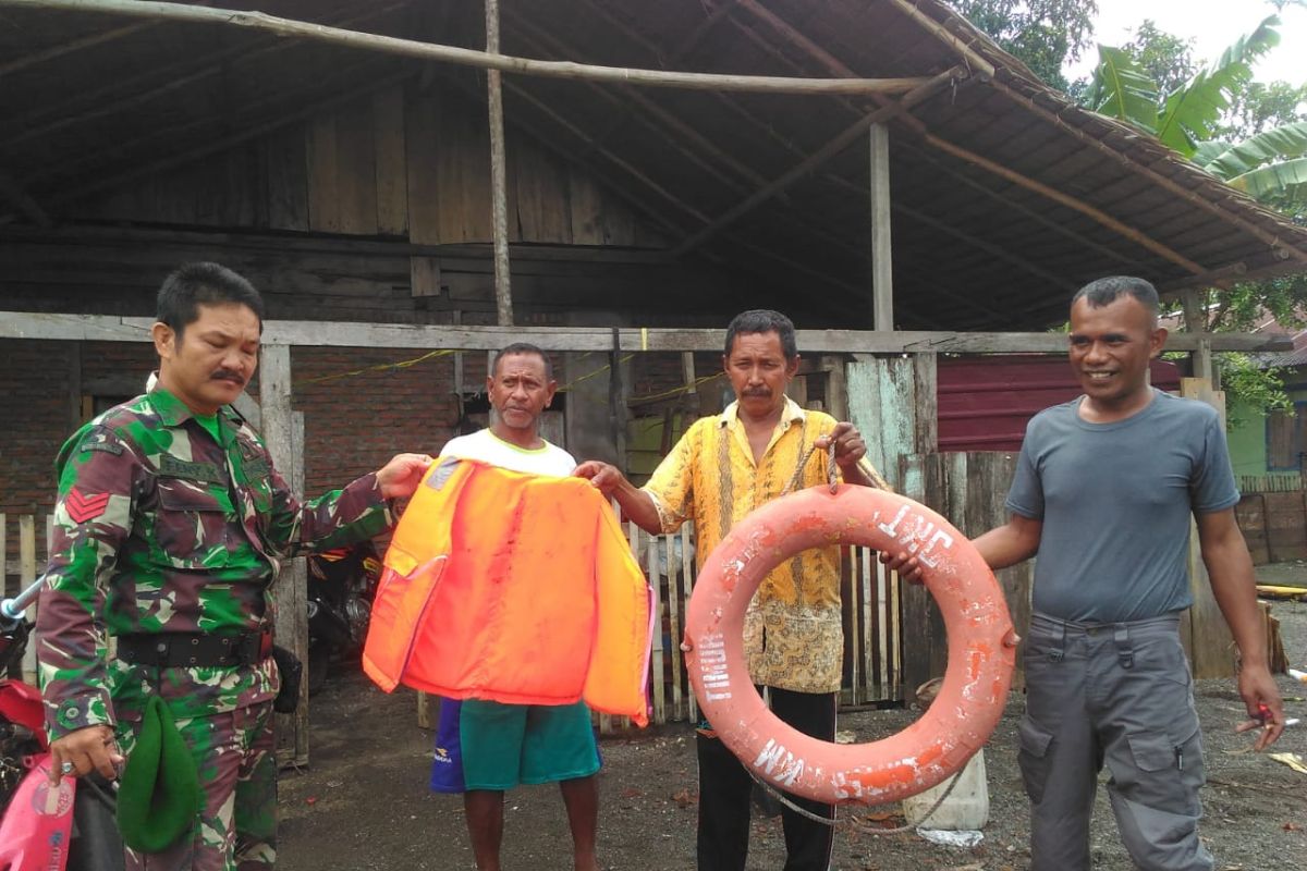 Pelampung KM Lintas Timur ditemukan warga di perairan Banggai