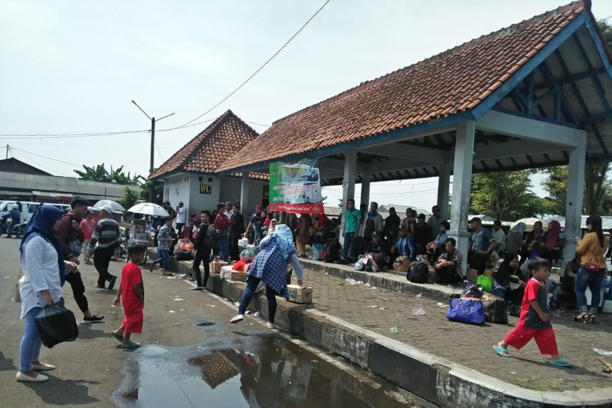 Penumpang di Terminal Cianjur meningkat hingga 100 persen