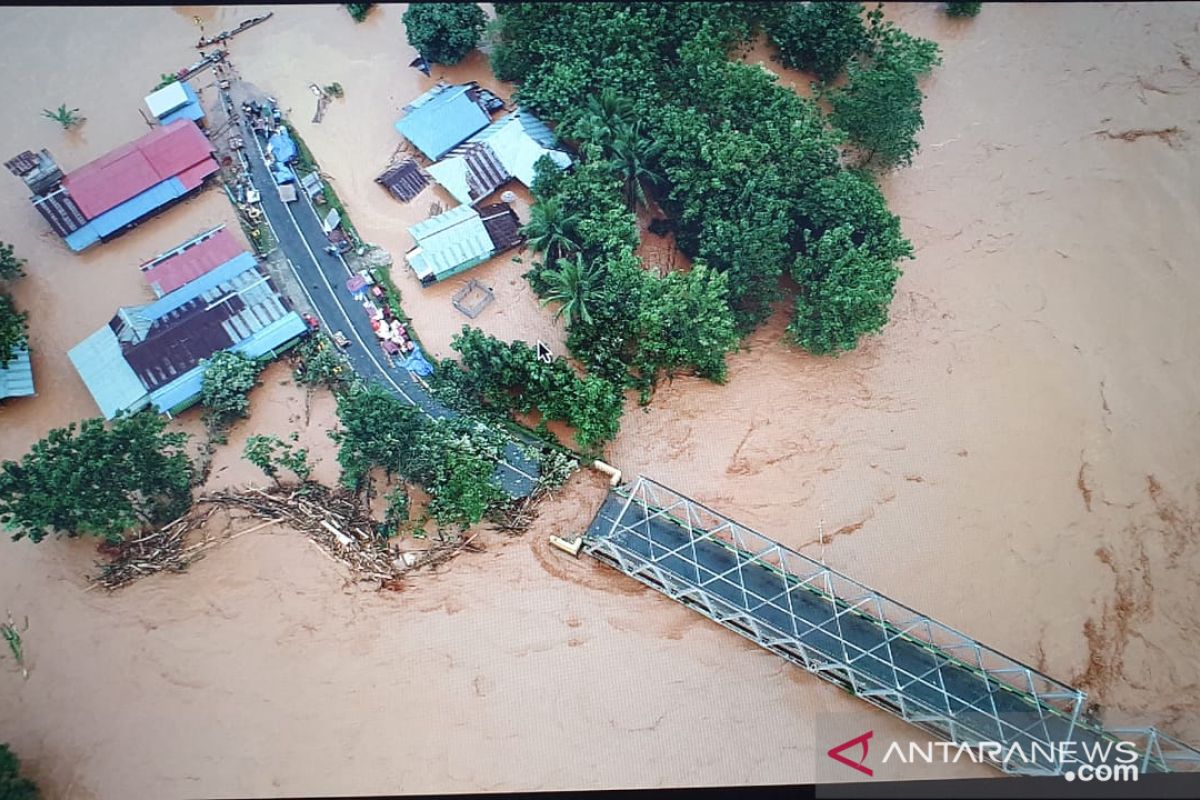 Jembatan Amblas, Jalur Sultra-Sulteng Terputus