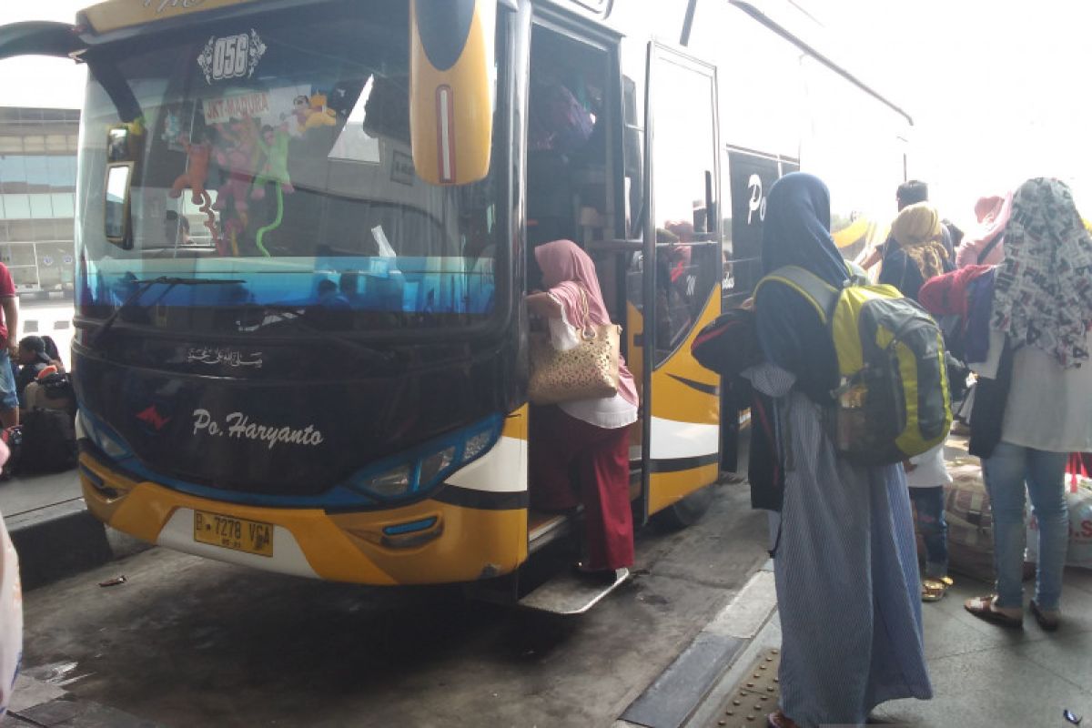 Pemudik masih padati Terminal Pulo Gebang pada H+3 Lebaran