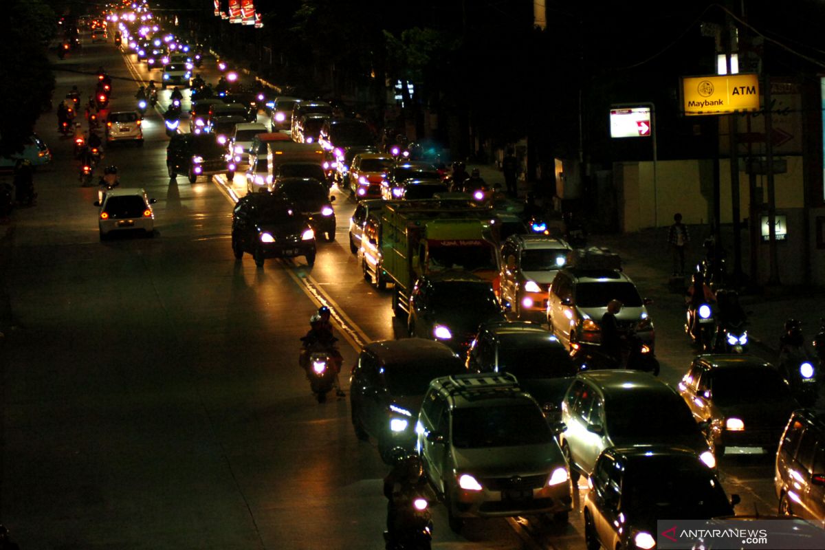 H+4 Lebaran, ramai-ramai kembali ke jakarta