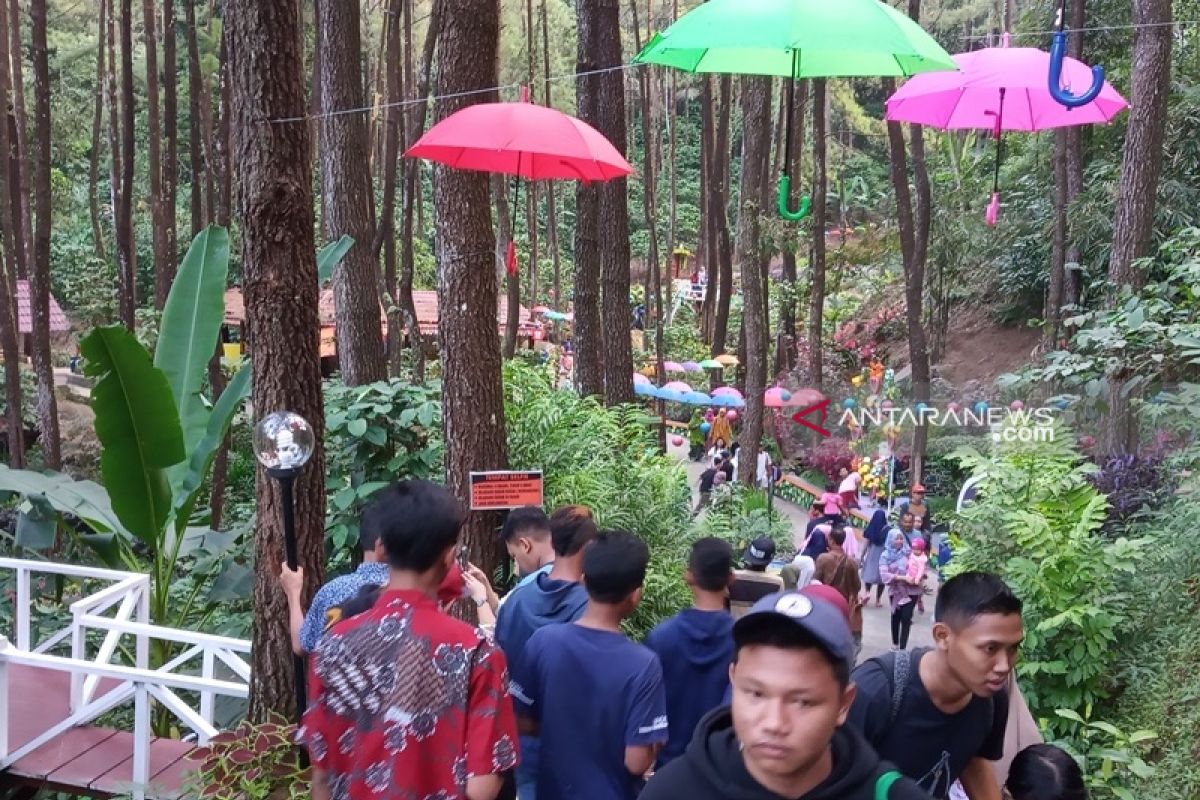 Kunjungan Wisatawan Taman Srambang Ngawi meningkat saat libur Lebaran