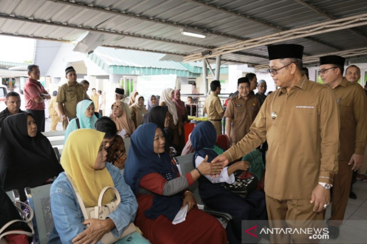 Pemkab Aceh Barat potong tunjangan khusus ASN bolos hari pertama kerja
