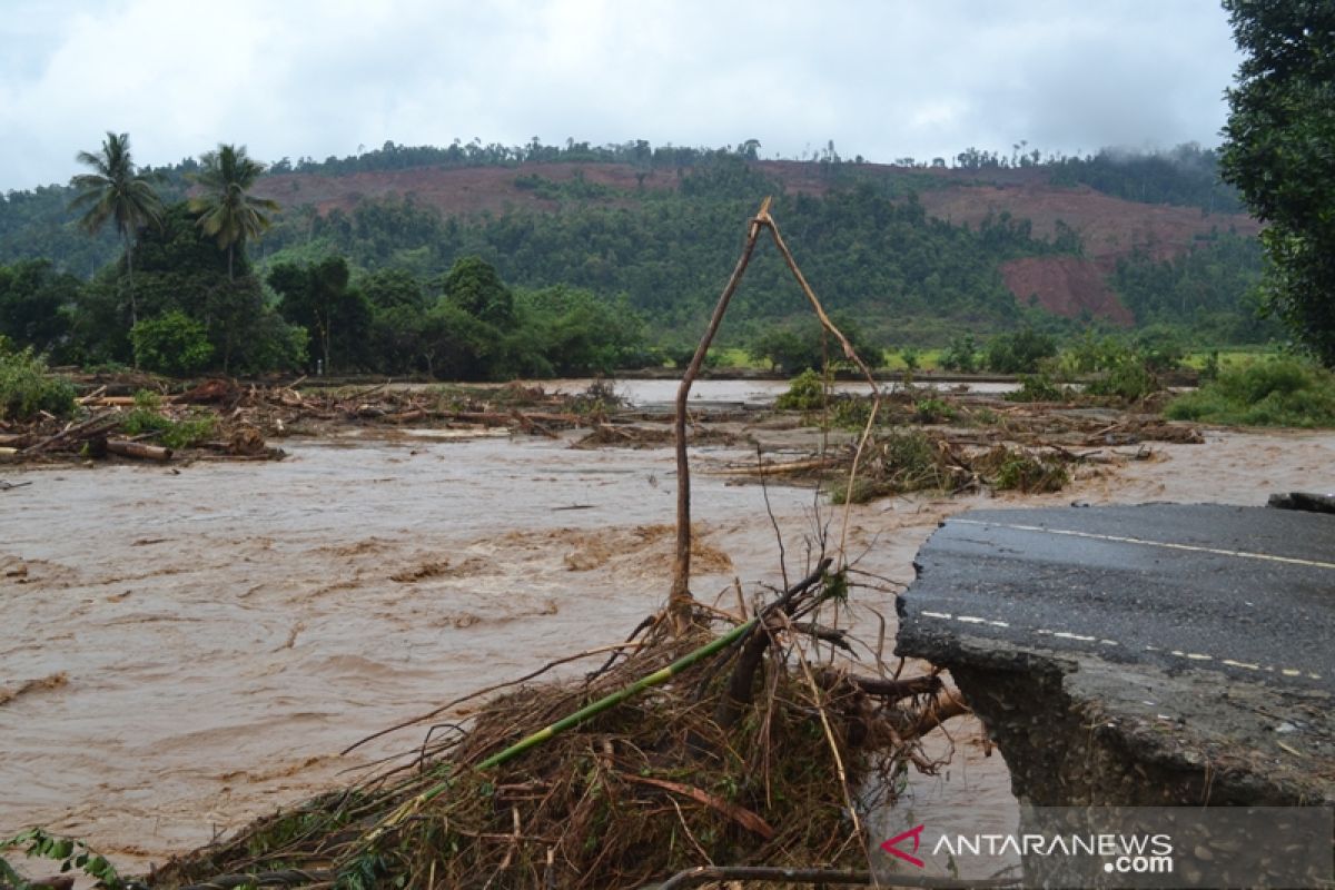 Alat berat dikerahkan atasi dampak banjir di Morowali