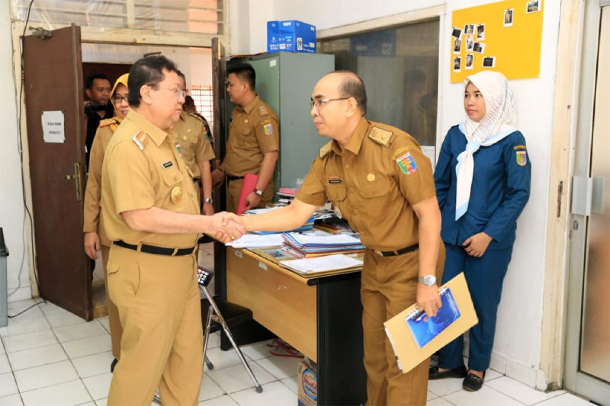 Pj. Gubernur Lampung Boytenjuri Sidak ke Sejumlah Instansi Pelayanan Publik