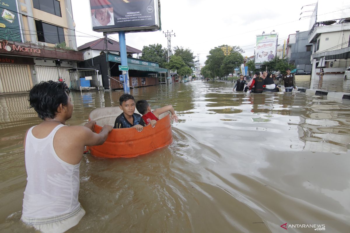 Pemprov Kaltim salurkan 11 ton beras kepada korban banjir