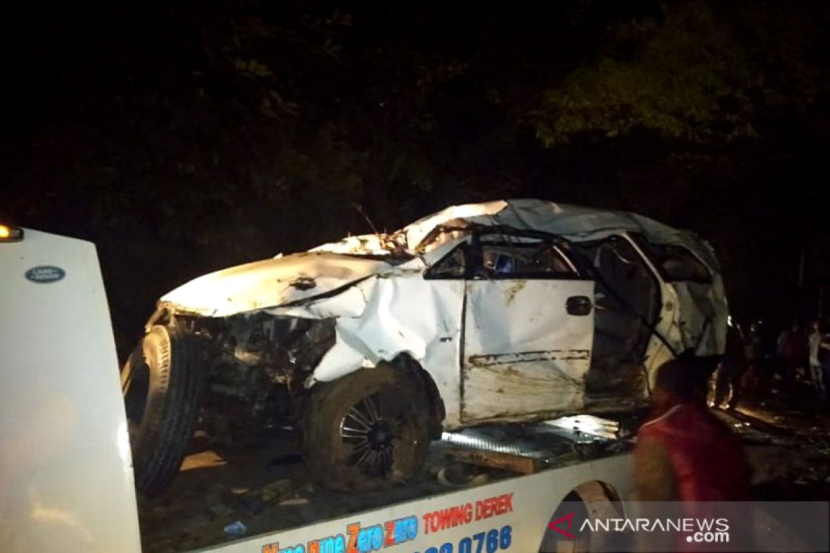 Mobil masuk jurang di Batang Agam, dua korban masih hilang