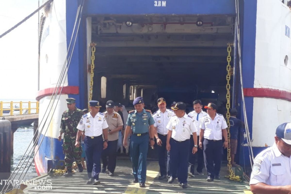 Danlanal Mamuju pantau arus balik di Pelabuhan Simboro