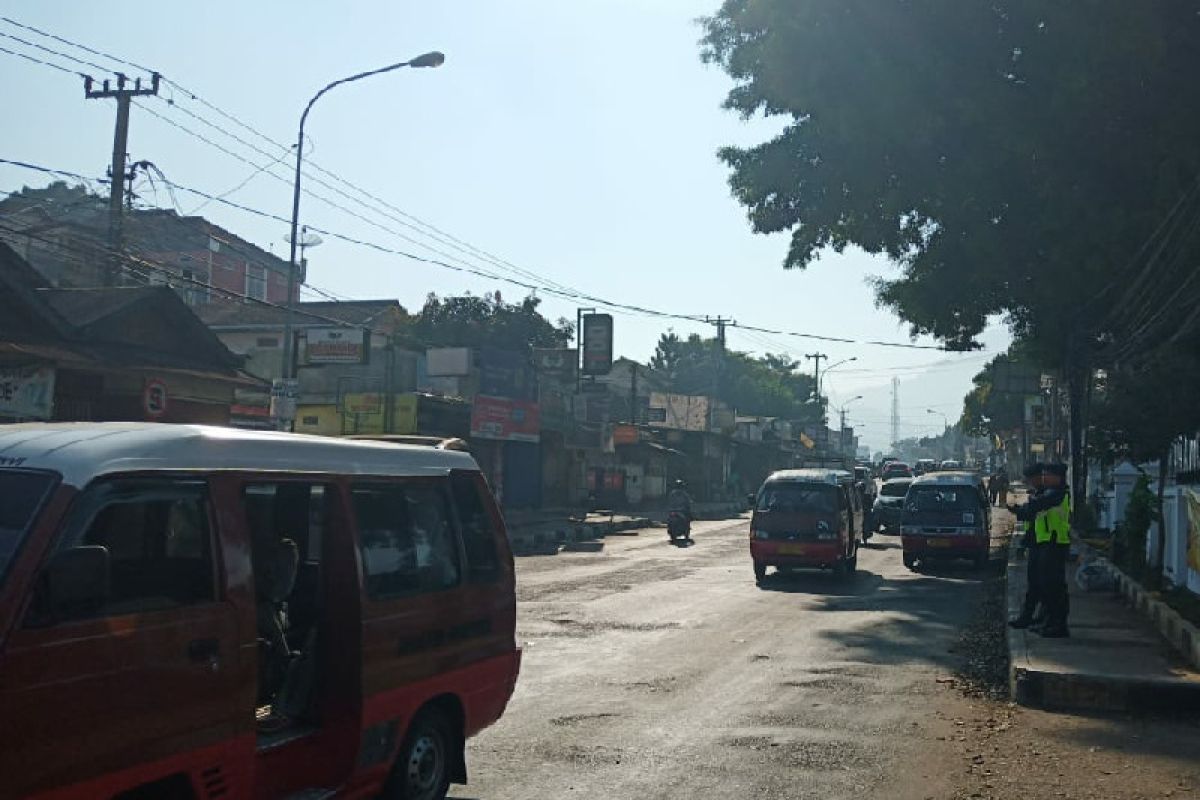 Tak terjadi antrean panjang, arus balik lintas Garut-Sumedang lancar