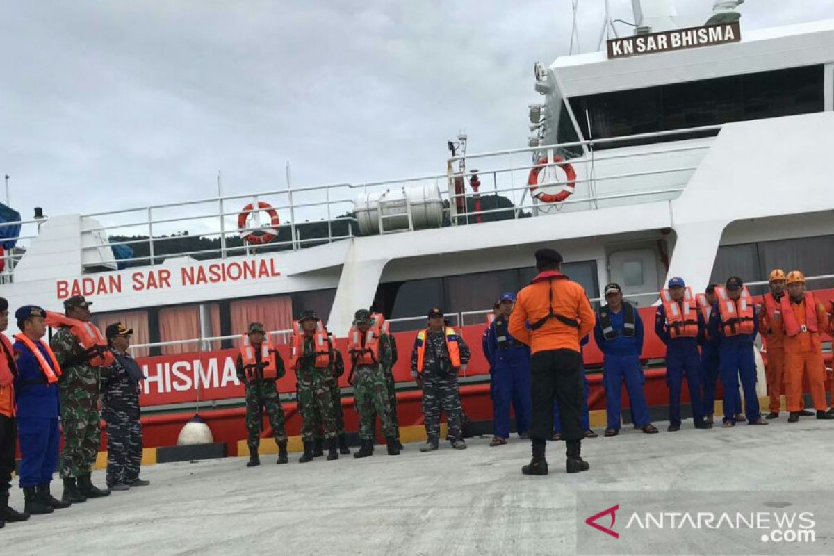 Operation to search for sinking boat in North Maluku extended