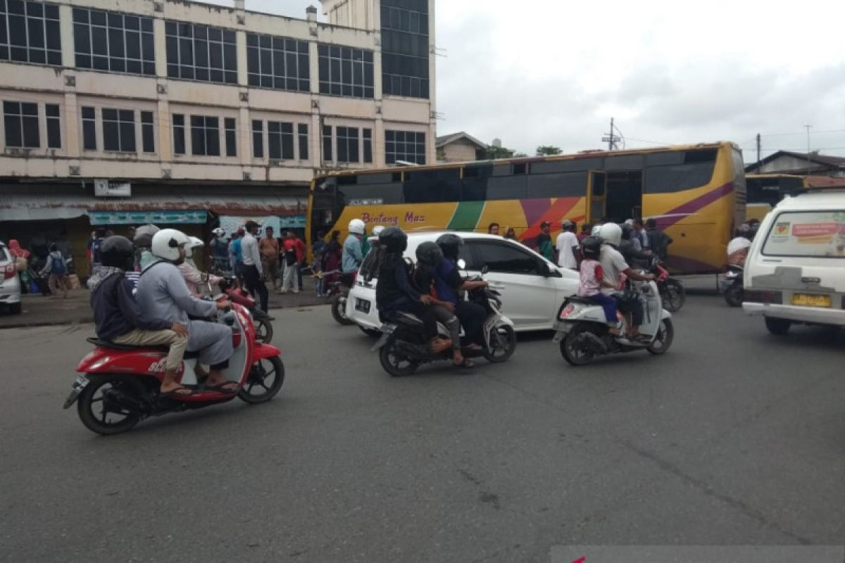 Arus mudik di terminal KM-6 Kalsel mulai berkurang