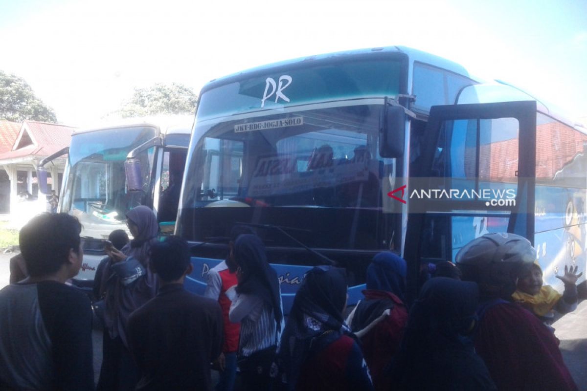 Penumpang arus balik dengan bus di Rejang Lebong mulai turun