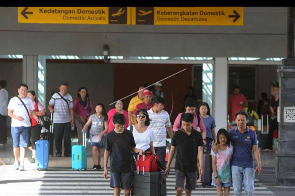 Penumpang pesawat domestik ke Bali turun