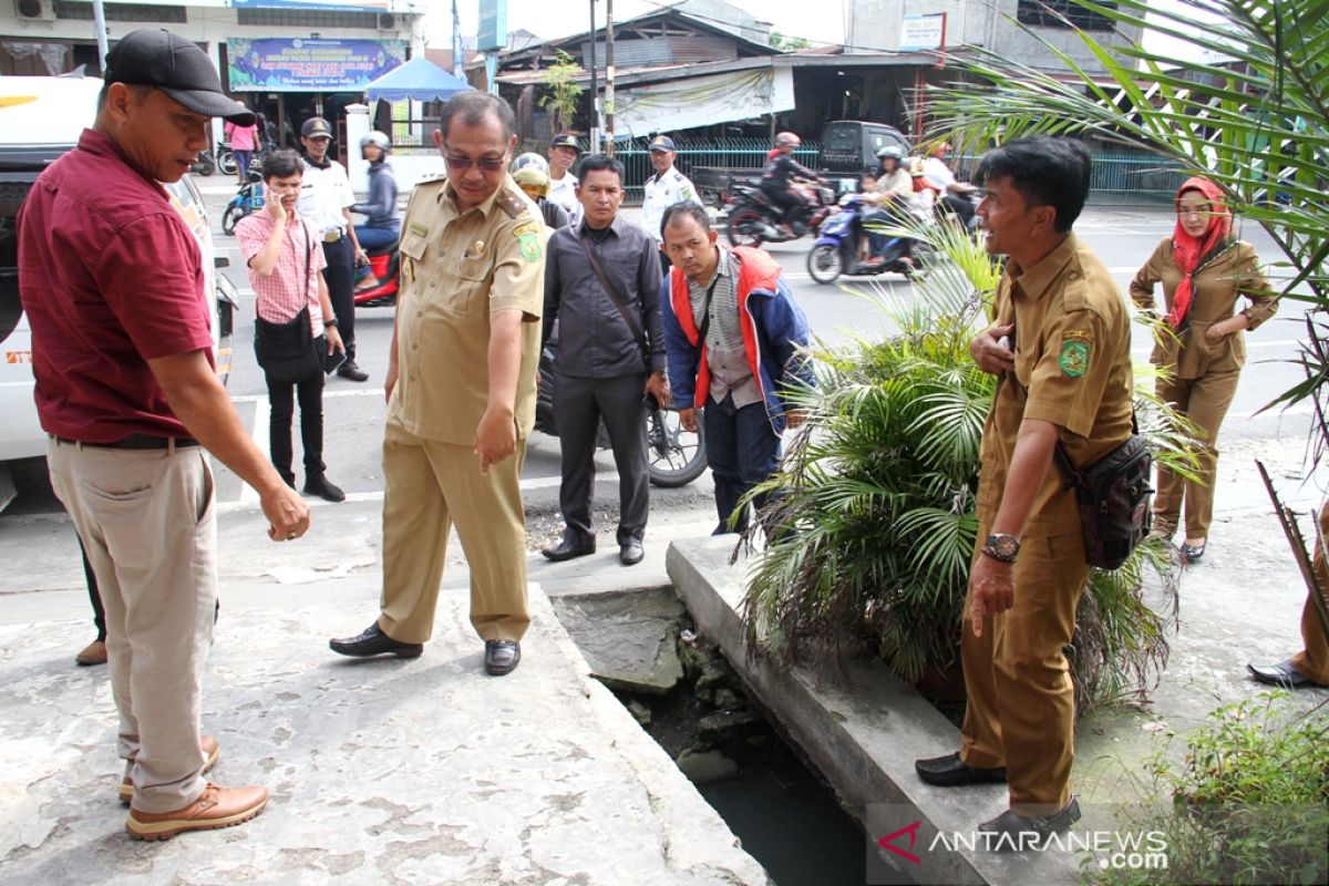 Wakil Wali Kota Medan minta  bangunan di Jalan HM Joni dibongkar