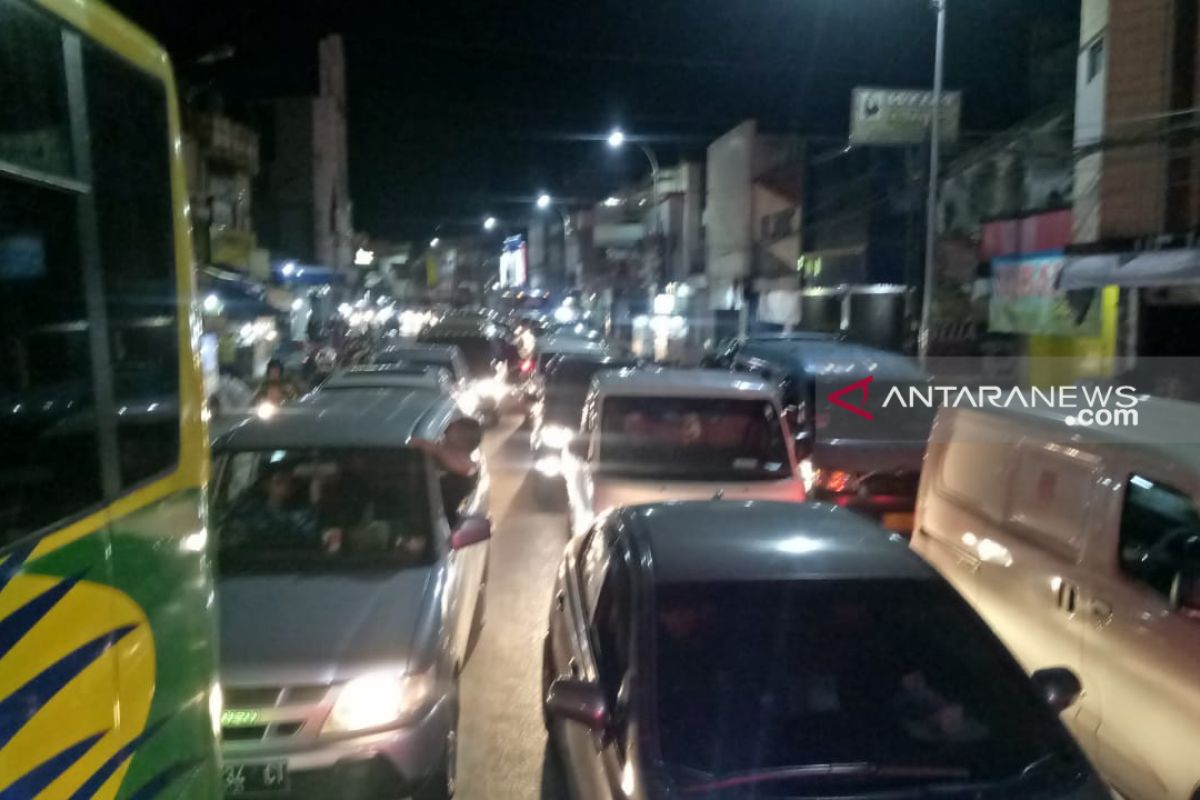 Sukabumi padat merayap saat arus balik, ini penyebabnya