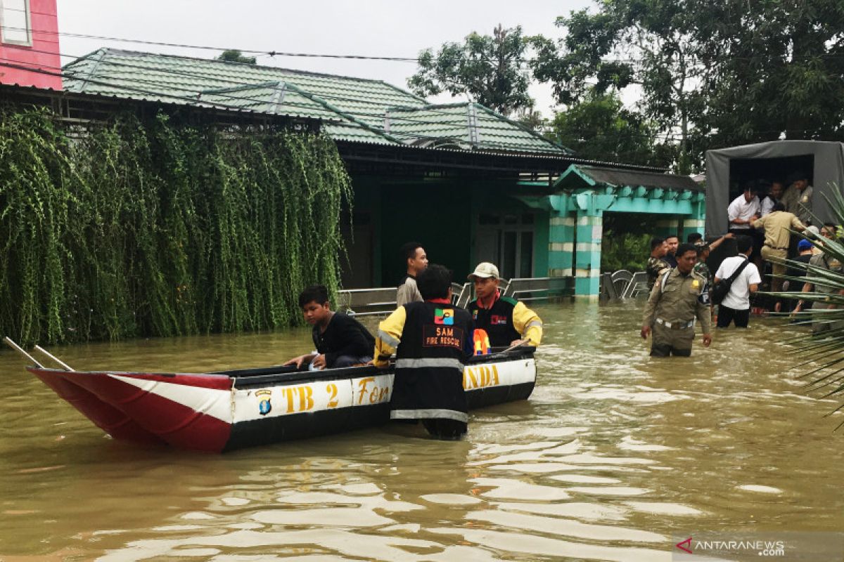 Puluhan ribu jiwa jadi korban banjir di Samarinda