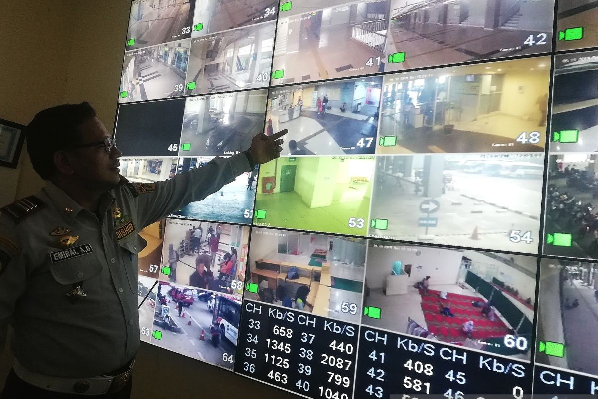 Terekam CCTV, pembobol SD dirinkus