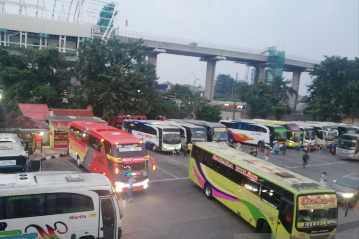 H+5, arus balik di Terminal Kampung Rambutan berkurang