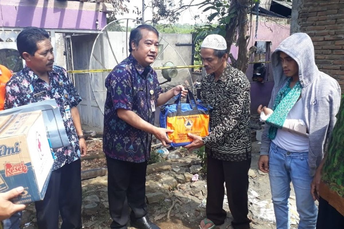 Pemkab Wonosobo berikan bantuan korban bencana kebakaran