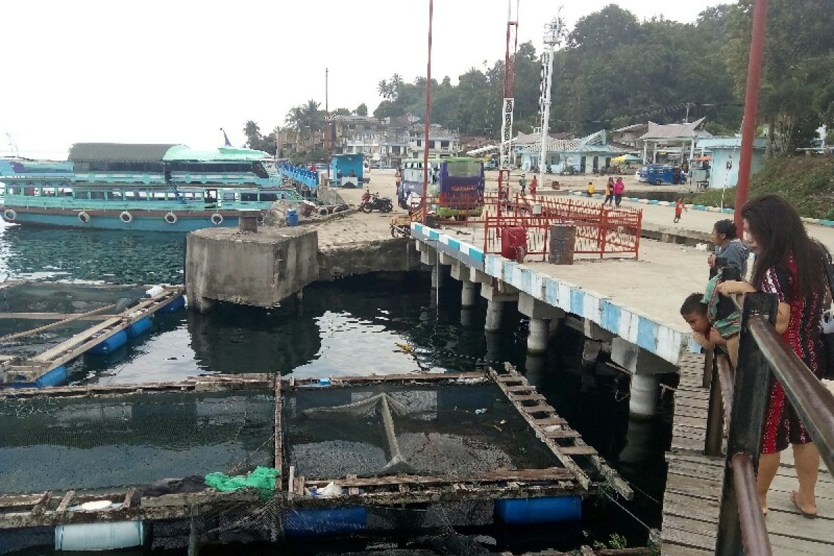 Ada usaha keramba jaring apung di Dermaga Tigaras Simalungun