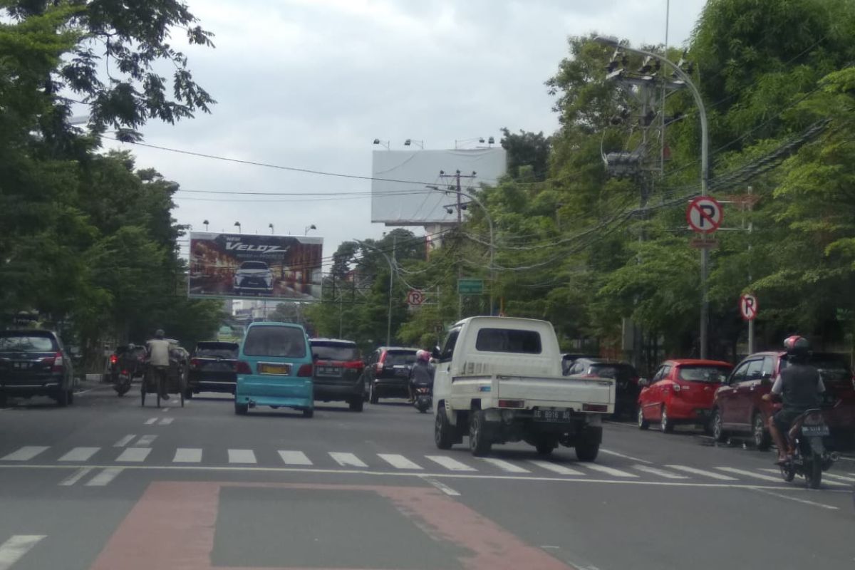 Arus lalulintas di Makassar masih lengang pascalebaran