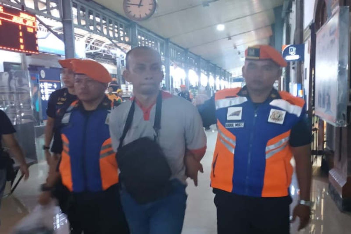 Pencuri ponsel penumpang di Stasiun Tawang diringkus