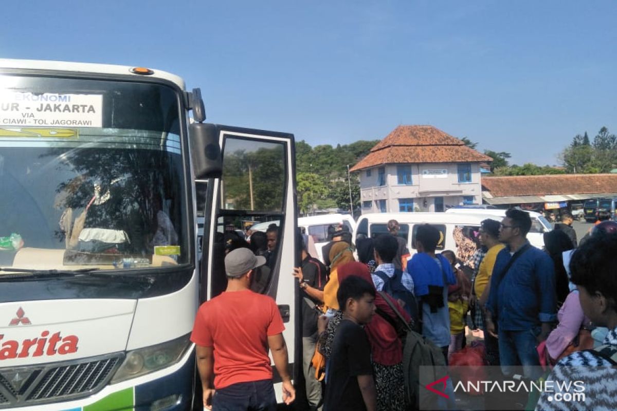 H+6 penumpang di Terminal Cianjur masih tinggi