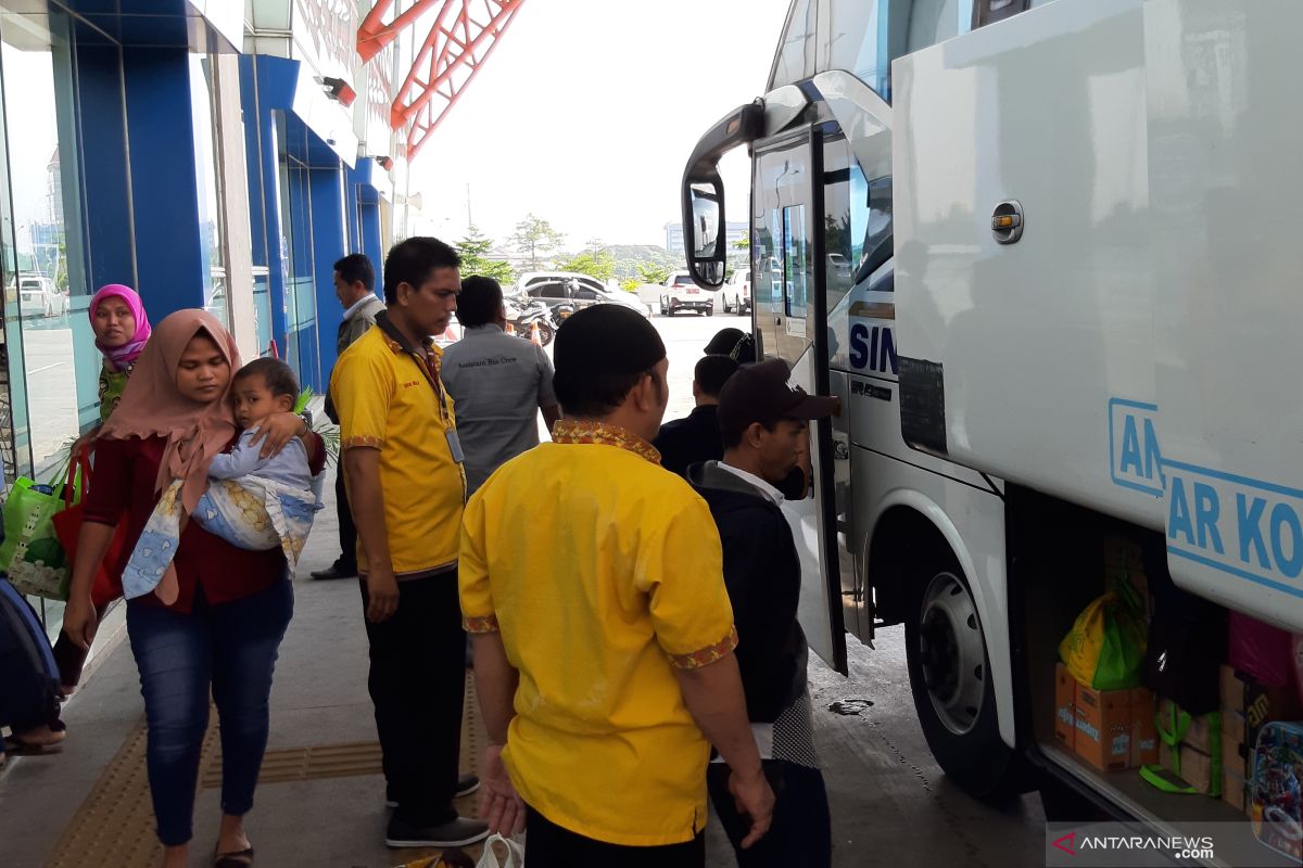 Jumlah penumpang arus balik di Terminal Pulo Gebang terus menurun