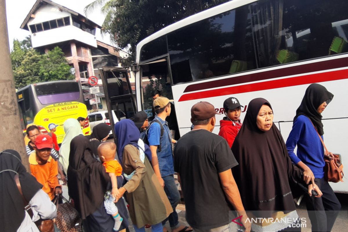 13.131 penumpang tiba di Kampung Rambutan sampai pukul 15.00