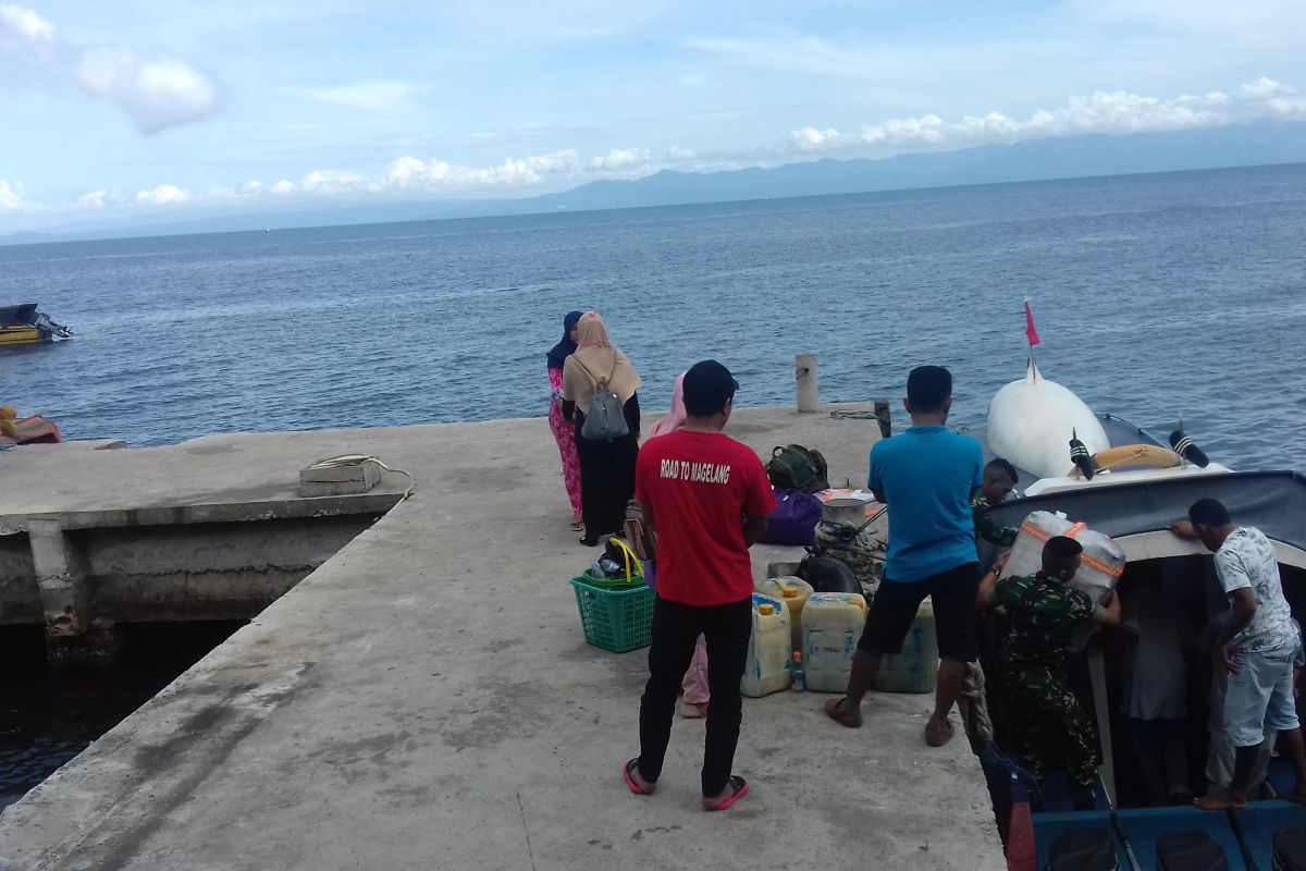 Arus balik di pelabuhan armada semut Ternate  lancar