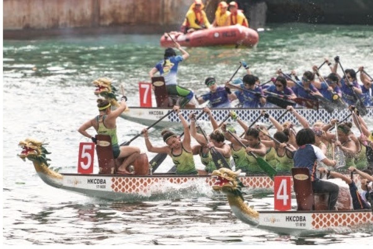 Thousands of paddlers from around the world take up challenge to race in Hong Kong Dragon Boat Carnival